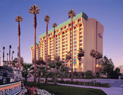 Отель Disney's Paradise Pier® Hotel, Диснейленд в Калифорнии, США (Disneyland® Resort Hotels). Disney's Paradise Pier Hotel - On Disneyland Resort Property