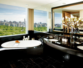 Ванная комната в номере Oriental Suite отеля 'Mandarin Oriental New York', Нью-Йорк