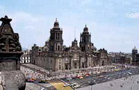 Исторический центр Мехико - площадь Сокало (Zocalo)