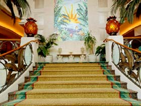 Отель 'Loews Miami Beach Hotel', интерьеры отеля, украшенные мозаикой.