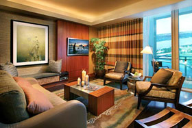 Отель 'One Bal Harbour Resort & Spa' (Риджент Бал Харбор) 5*, гостиная в номере сьют. Майами, штат Флорида, США.