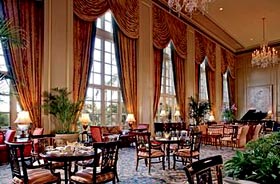 Отель 'Ritz-Carlton Naples Beach Resort' (Ритц Карлтон Нейплс Бич Рисорт) 5*+, Нейплс, штат Флорида, США. Изысканное кафе в лобби отеля.