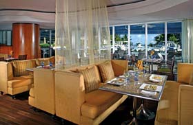 Отель 'The Ritz-Carlton South Beach' (Ритц Карлтон Саут-Бич), ресторан 'Americana' - один из самых новых и наиболее знаменитых ресторанов на South Beach.