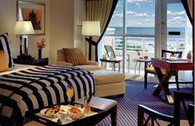 Отель 'The Ritz-Carlton South Beach' (Ритц Карлтон Саут-Бич), номер с видом на океан.