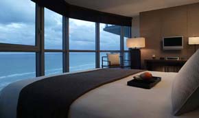 Отель 'The Setai Miami Beach' (Сетай Майами Бич) 5*+, Майами, штат Флорида, США. Номер сьют с панорамным видом на океан, спальня.