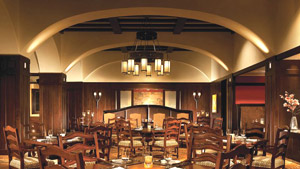  'The Four Seasons Vail Hotel & Residences 5*' (     ),  Flame